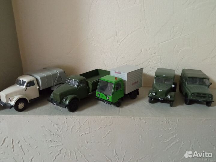 Модель автомобиля металл