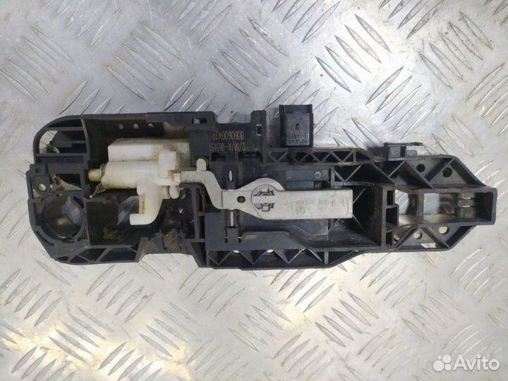 Кронштейн ручки двери правый Renault Megane 3