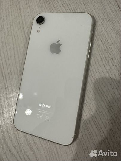 Телефон iPhone XR