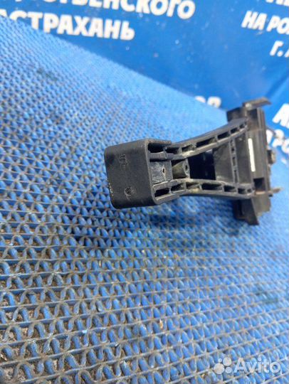 Наружная ручка двери Ford Focus 3 седан iqdb 2011