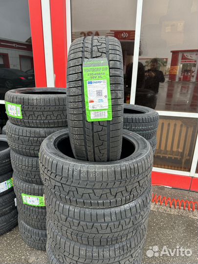 Lanvigator WinterGrip UHP 235/45 R18