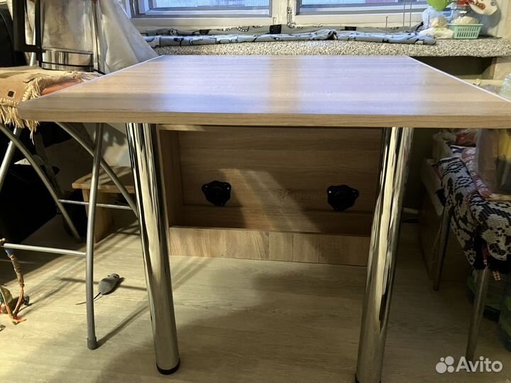 Стол книжка