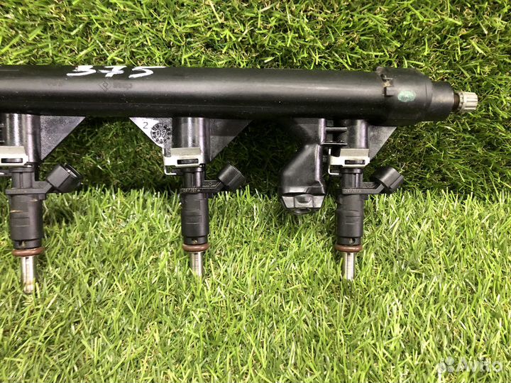 Топливная рампа с форсунками Peugeot 308