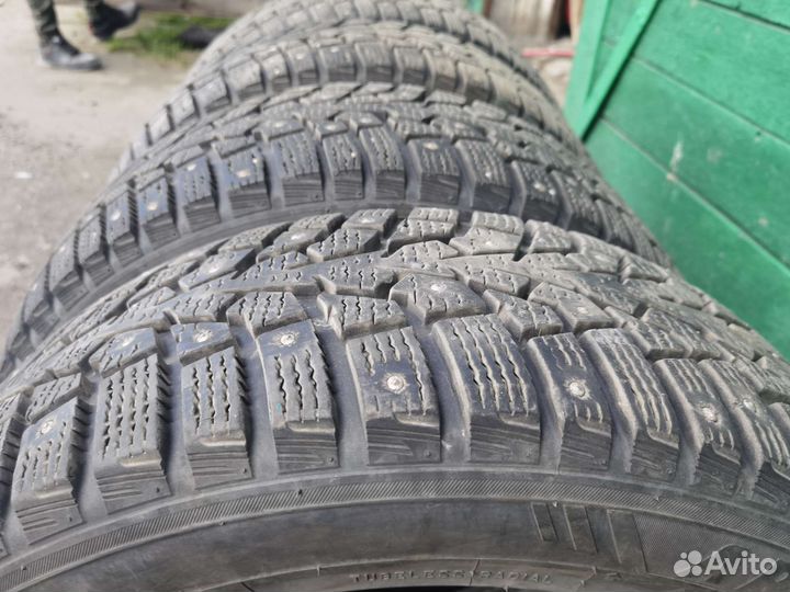Maxxis ArcticTrekker NP3 215/55 R17 98T
