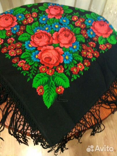 Выезд платки-шали натуральная шерсть