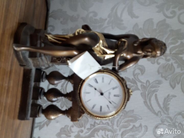 Каминные часы,статуэтка