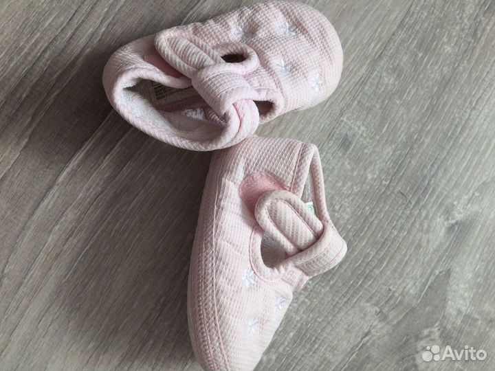 Пинетки и шапка