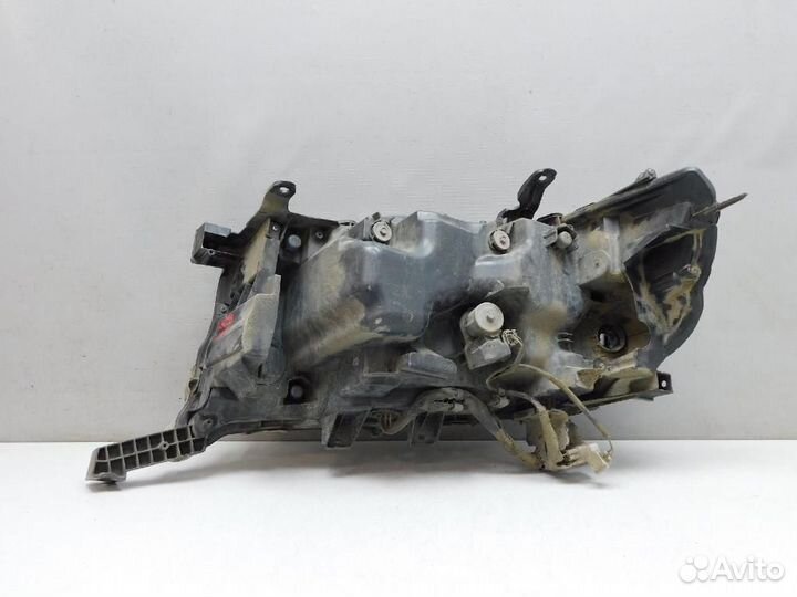 Фара правая Toyota Land Cruiser