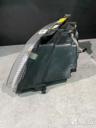 Фара передняя правая VW Passat B5