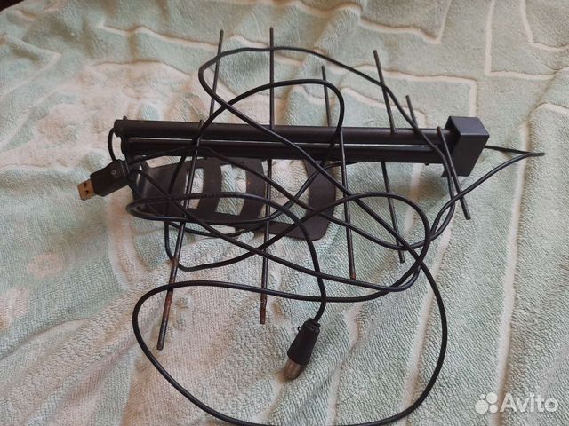 Антенна комнатная с усилителем для цифрового тв