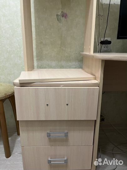 Компьютерный стол