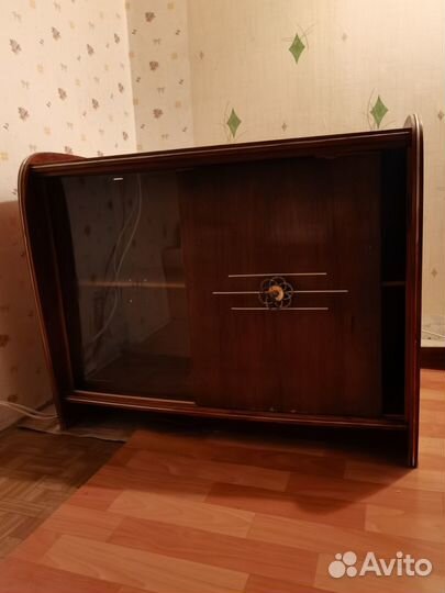 Тумбочка гдр