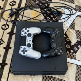 Sony PS4 slim 1TB с двумя геймпадами