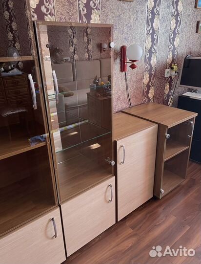 Пеналы со стекляными дверцами