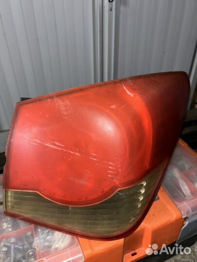 Правый фонарь chevrolet cruze