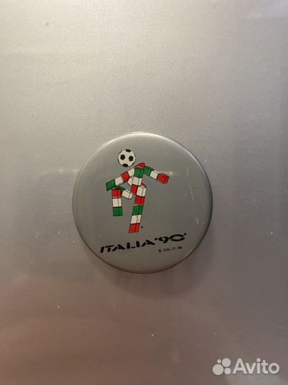 Коллекционный значок чемпионата мира по футболу