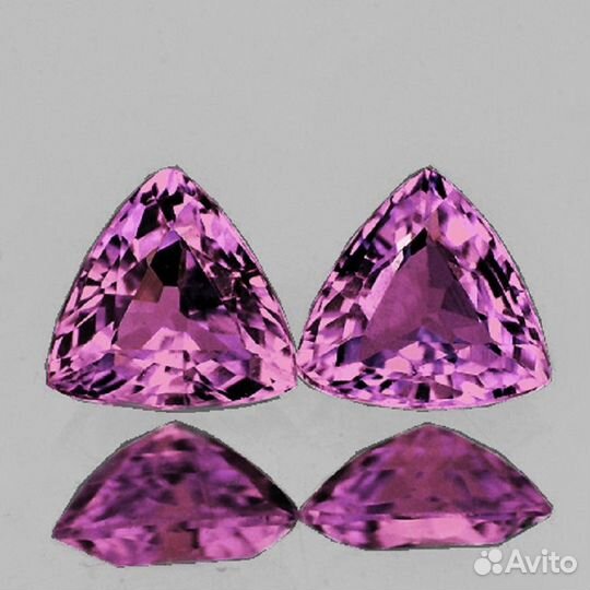 Сапфир натуральный 0,52Ct 4х4мм 2шт VVS Мозамбик