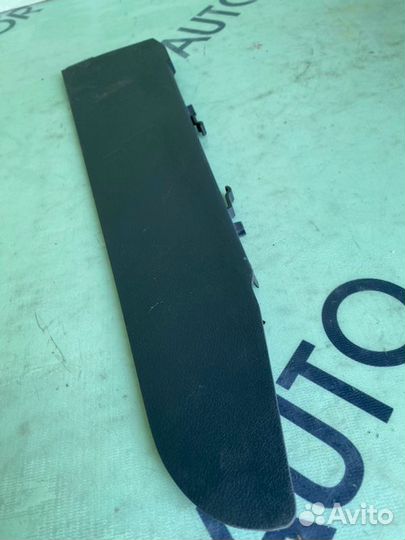 Заглушка крепления сиденья Volkswagen Touareg 7L