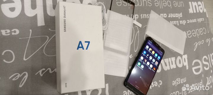 Samsung Galaxy A7 (2018), 4/64 ГБ