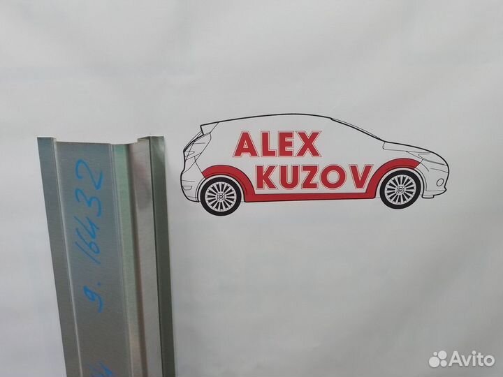 Кузовные пороги Toyota Vitz 2 (XP90) 2005-2011 сед