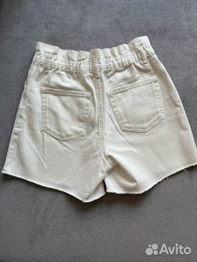 Белые шорты M размер