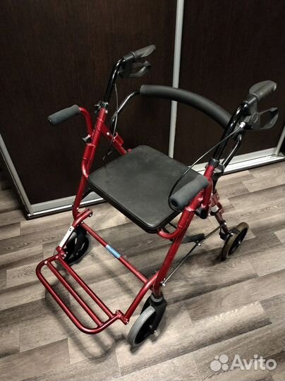 Ходунки-роллаторы