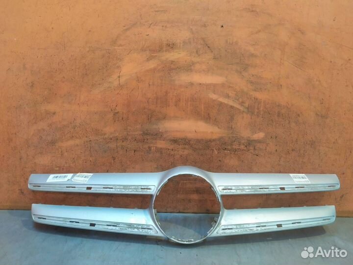 Накладка решетки радиатора Mercedes Gla-Class X156