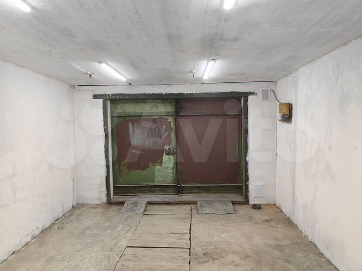 Гараж, > 30 м²