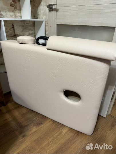 Массажная кушетка