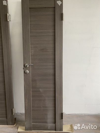 Дверь межкомнатная с коробкой новая