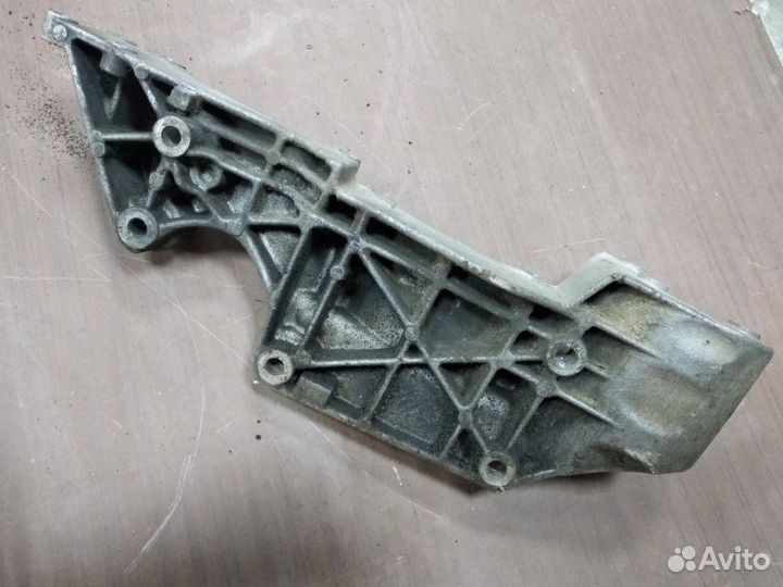 Кронштейн генератора Skoda Octavia 1.8 AGN