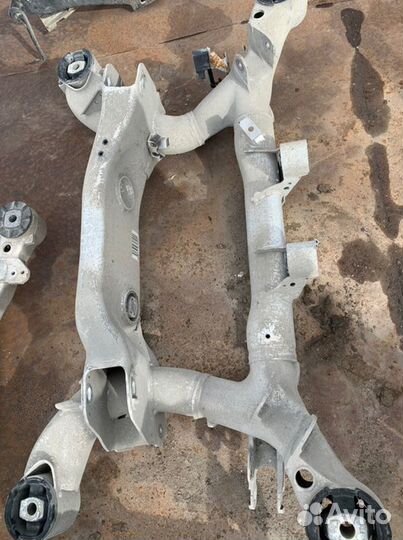 Подрамник задний Bmw 7-Series E65 N62B36