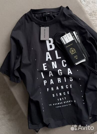 Футболка женская оверсайз Balenciaga