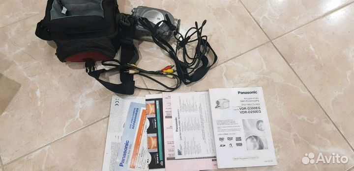 Видеокамера Panasonic VDR-D25В