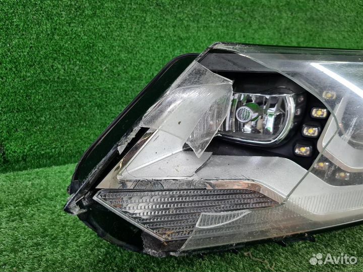 Фара левая Volkswagen Tiguan
