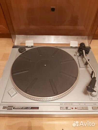 Проигрыватель винила вега 110