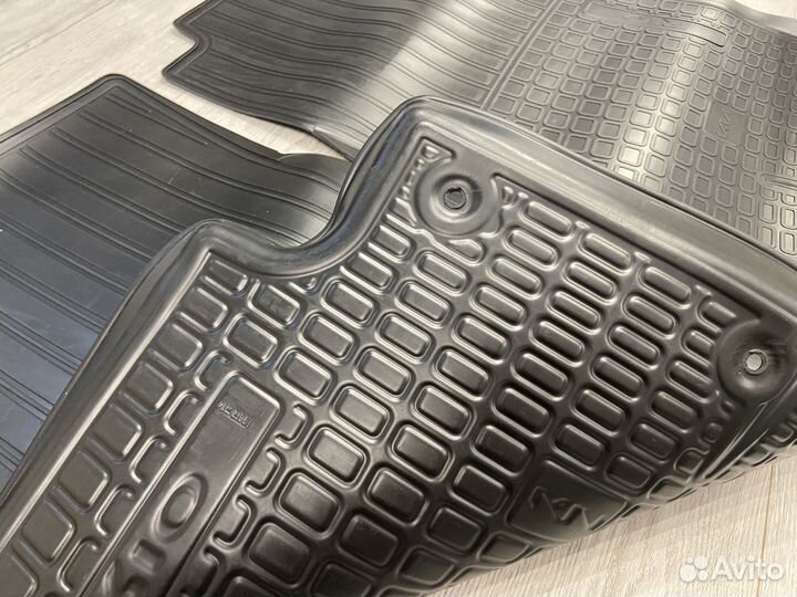 Оригинальные резиновые ковры Kia Rio 2017