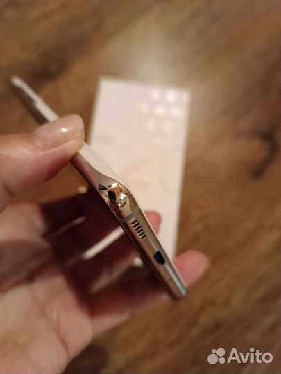 Телефон samsung s20fe