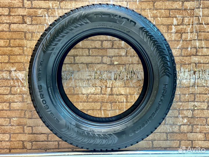Nokian Tyres Hakkapeliitta 8 215/60 R16 99T