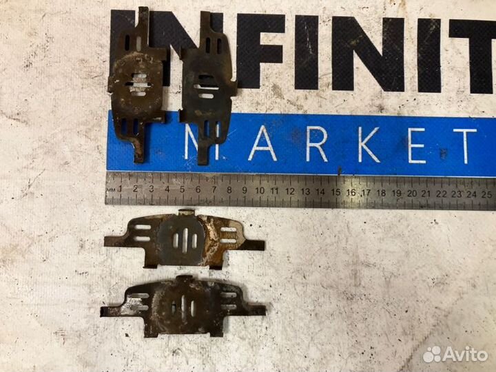 Пластины антискрипные комплект Infiniti