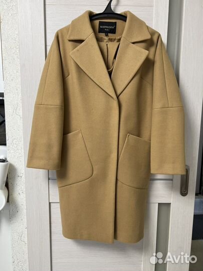 Пальто женское новое 42р