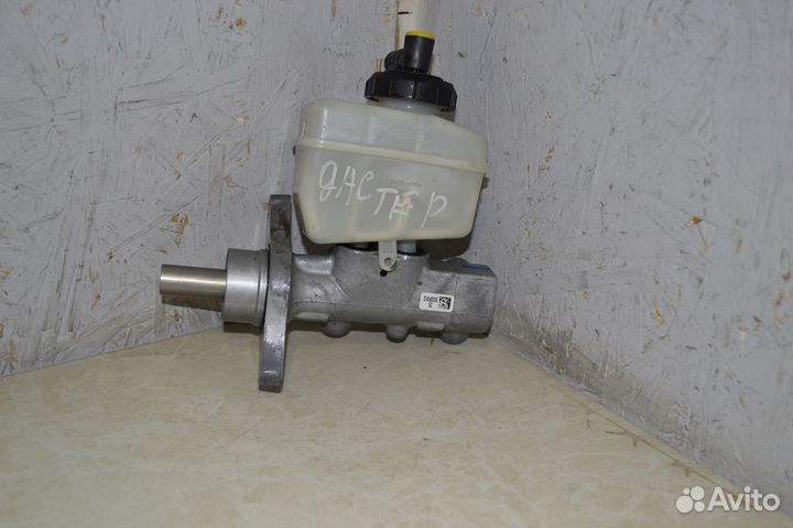 Главный тормозной цилиндр Renault Duster