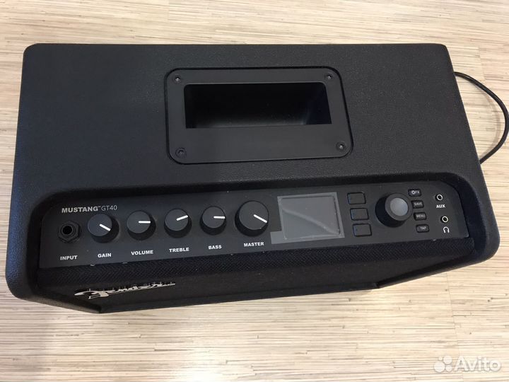 Моделирующий гитарный комбоусилитель