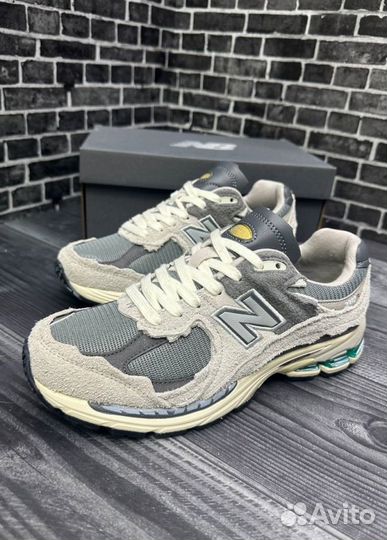 Новинка New Balance 2002R