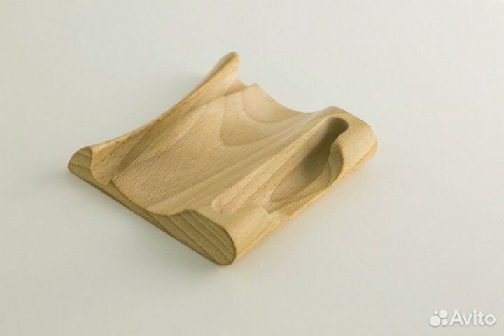 Подставка для телефона из дерева