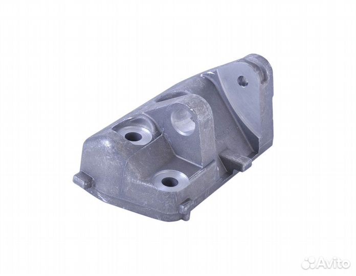 Кронштейн генератора нижний ваз 2110