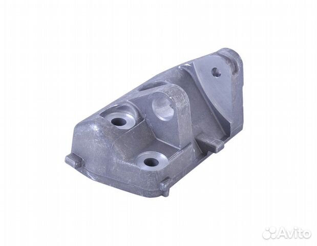 Кронштейн генератора нижний ваз 2110