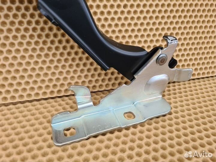 Петля капота передняя левая Infiniti Fx Qx70 S51