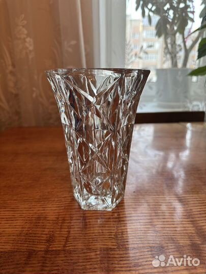 Хрустальная ваза для цветов