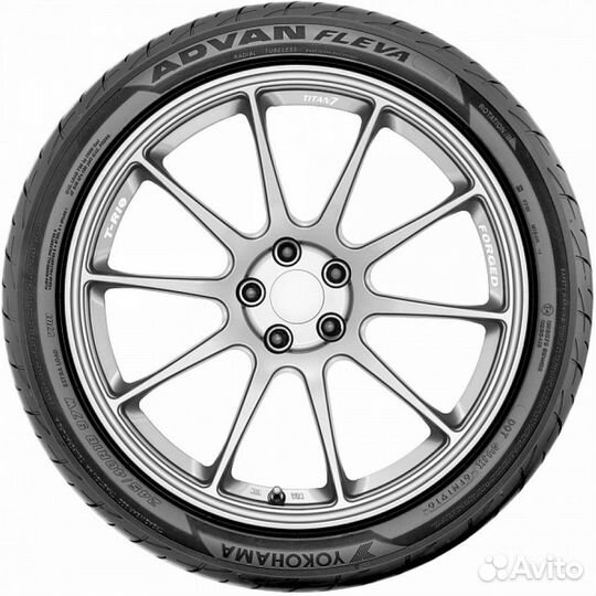 Yokohama Advan Fleva V701 225/40 R18 92W